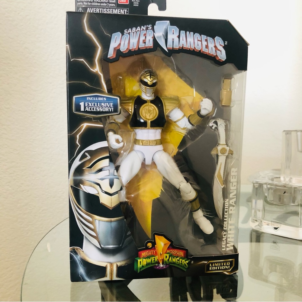 NEW Saban’s Power Rangers - Legacy Collection White Ranger